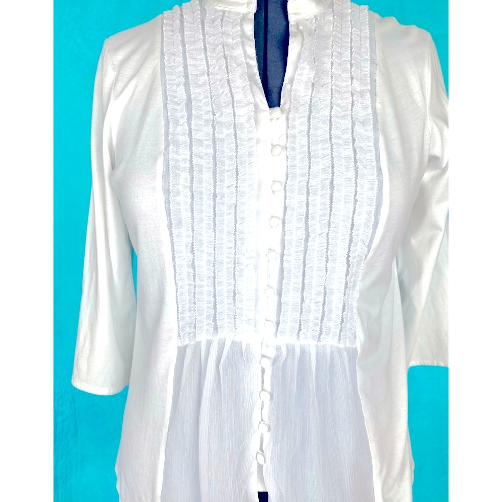 White lightweight tunic w/2  fabrics & 3/4 sleeve